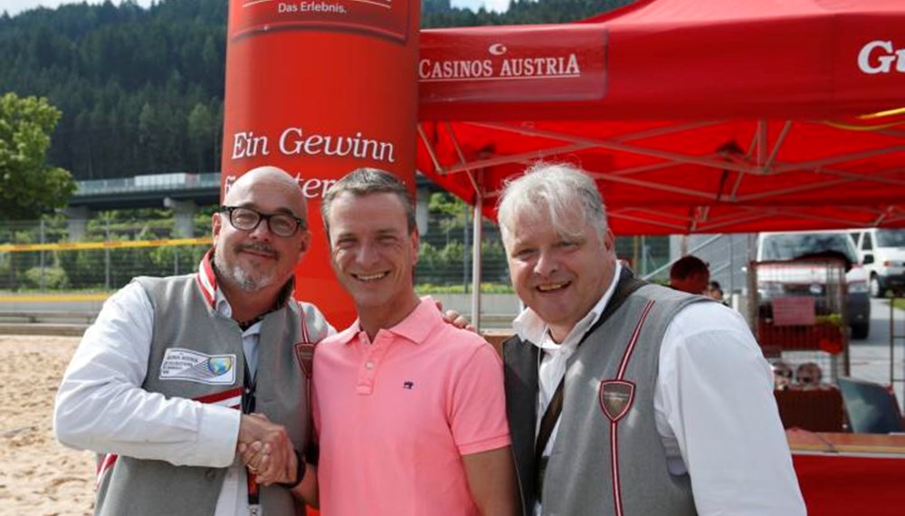 Die Stadt Innsbruck unterstützte die Casinos Austria Integrationsfußball WM 2016, die in Innsbruck am vergangenen Wochenende ausgetragen wurde. Vizebürgermeister Christoph Kaufmann eröffnete mit dem Veranstalter und den Organisatoren die Spiele.  Die rumänische Mannschaft kürte sich bei der Hobby-Weltmeisterschaft schließlich zum Sieger.